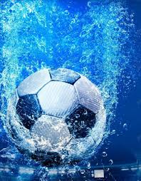 家庭用户在客厅观看高清足球直播